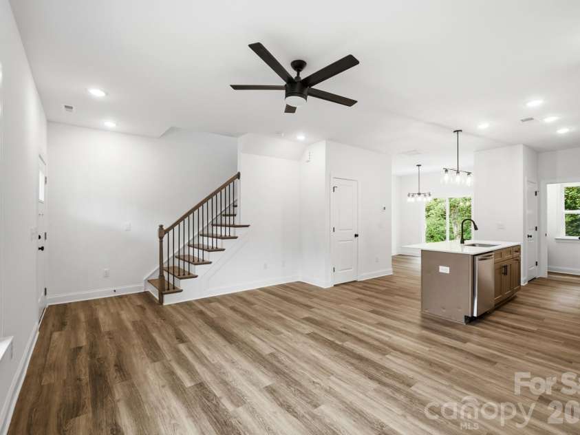 114 7th Avenue, Hickory, NC 28602.  MLS# CAR4400551, YatesRealty ID 35982. 