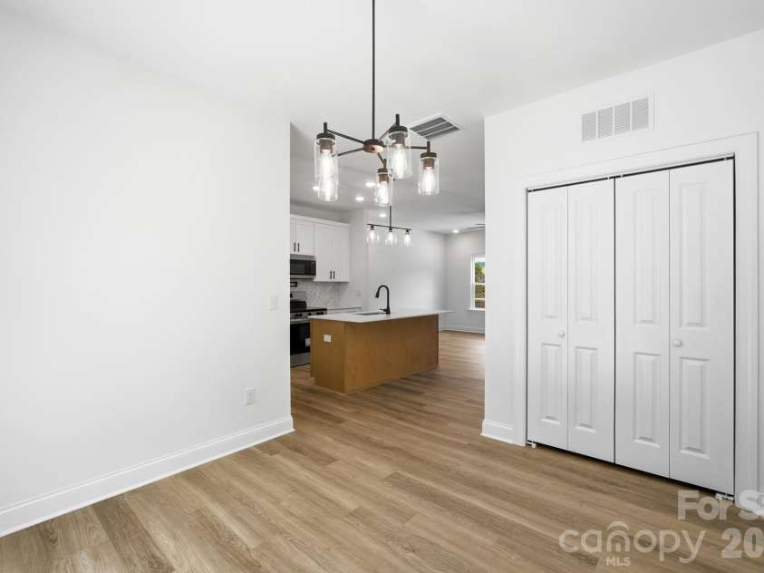 114 7th Avenue, Hickory, NC 28602.  MLS# CAR4400551, YatesRealty ID 35982. 