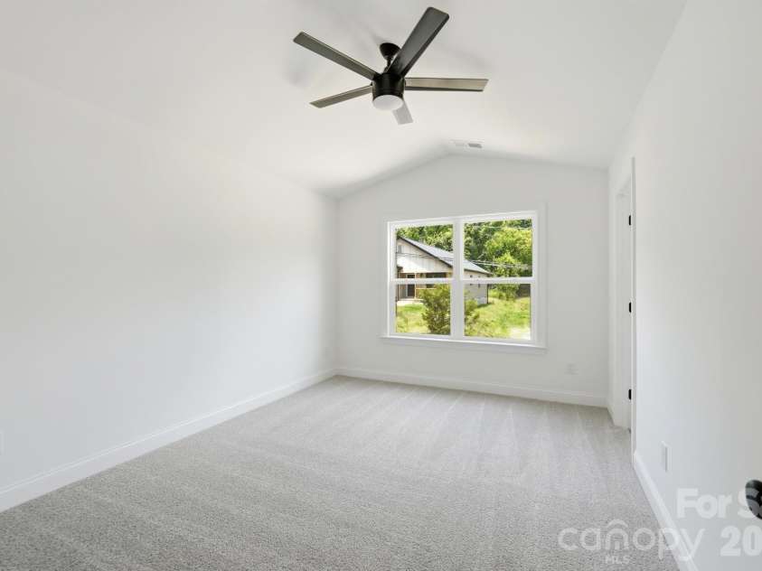 114 7th Avenue, Hickory, NC 28602.  MLS# CAR4400551, YatesRealty ID 35982. 