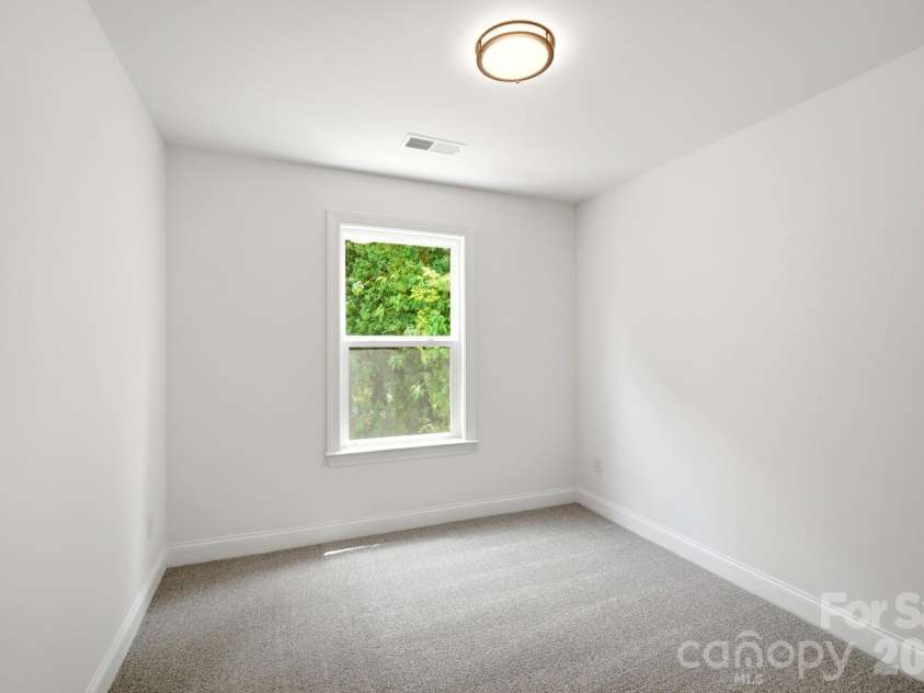 114 7th Avenue, Hickory, NC 28602.  MLS# CAR4400551, YatesRealty ID 35982. 