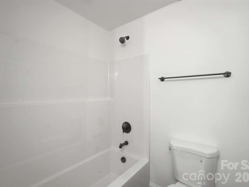 114 7th Avenue, Hickory, NC 28602.  MLS# CAR4400551, YatesRealty ID 35982. 