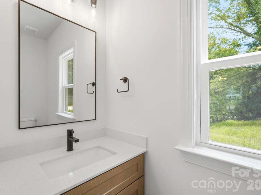 116 7th Avenue, Hickory, NC 28602.  MLS# CAR4400544, YatesRealty ID 35983. 1/2 Bathroom off the Kitchen