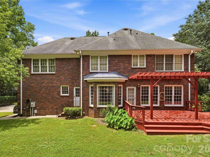201 Old Bell Road, Charlotte, NC 28270.  MLS# CAR4401301, YatesRealty ID 35984. 