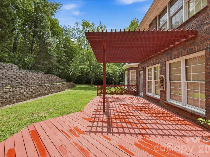 201 Old Bell Road, Charlotte, NC 28270.  MLS# CAR4401301, YatesRealty ID 35984. 