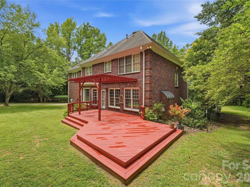 201 Old Bell Road, Charlotte, NC 28270.  MLS# CAR4401301, YatesRealty ID 35984. 