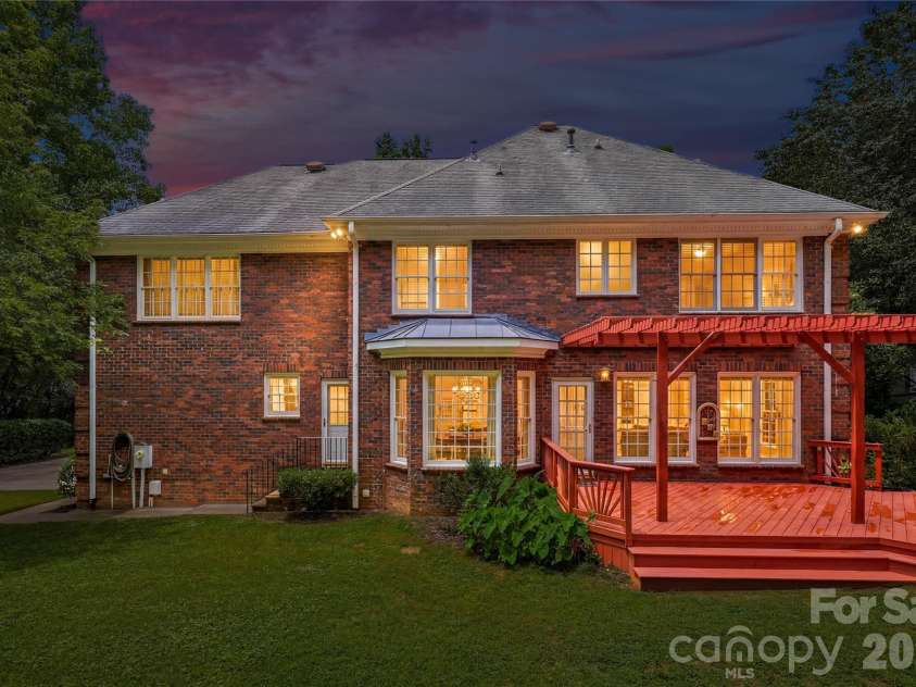 201 Old Bell Road, Charlotte, NC 28270.  MLS# CAR4401301, YatesRealty ID 35984. 