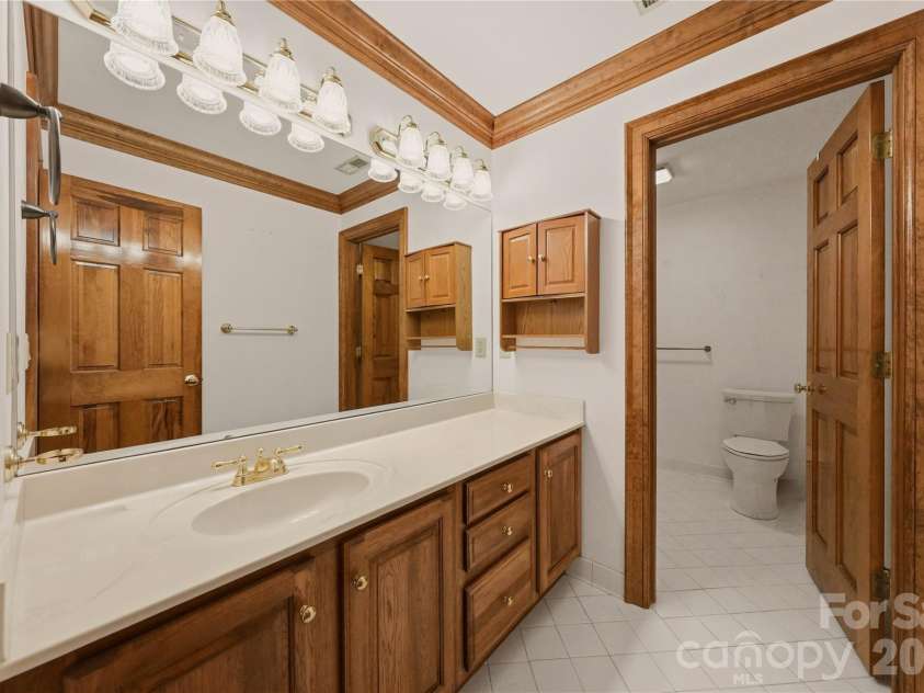 201 Old Bell Road, Charlotte, NC 28270.  MLS# CAR4401301, YatesRealty ID 35984. 