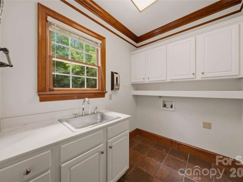 201 Old Bell Road, Charlotte, NC 28270.  MLS# CAR4401301, YatesRealty ID 35984. 