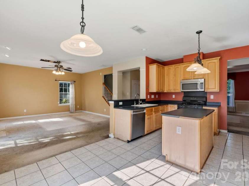 7424 Hannah Alexander Lane, Charlotte, NC 28227.  MLS# CAR4402040, YatesRealty ID 35986. 