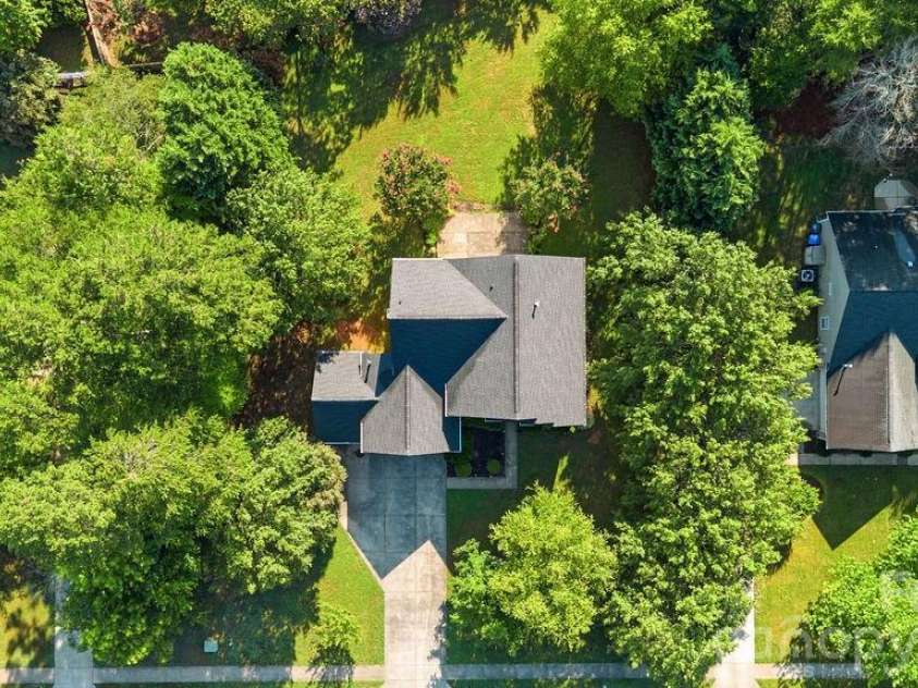 7424 Hannah Alexander Lane, Charlotte, NC 28227.  MLS# CAR4402040, YatesRealty ID 35986. 