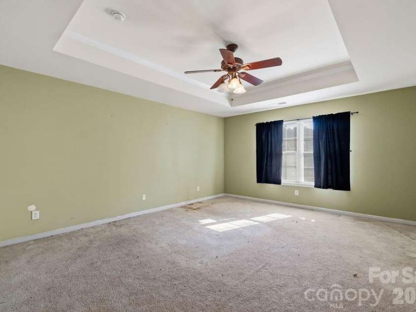 7424 Hannah Alexander Lane, Charlotte, NC 28227.  MLS# CAR4402040, YatesRealty ID 35986. Primary Suite