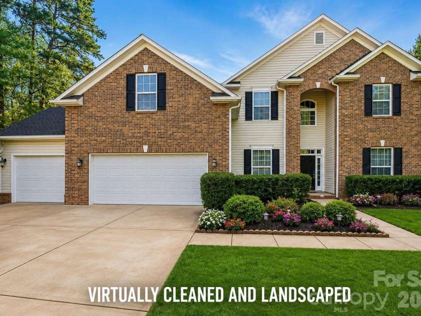 7424 Hannah Alexander Lane, Charlotte, NC 28227.  MLS# CAR4402040, YatesRealty ID 35986. VIRTUALLY Cleaned and landscaped