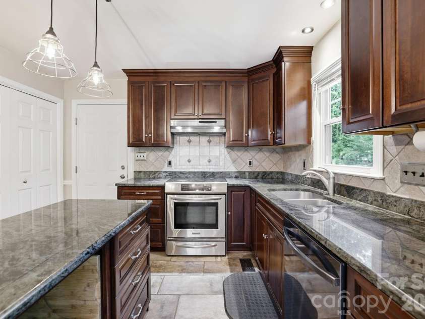 115 Southfork Drive, Belmont, NC 28012.  MLS# CAR4399681, YatesRealty ID 35987. 