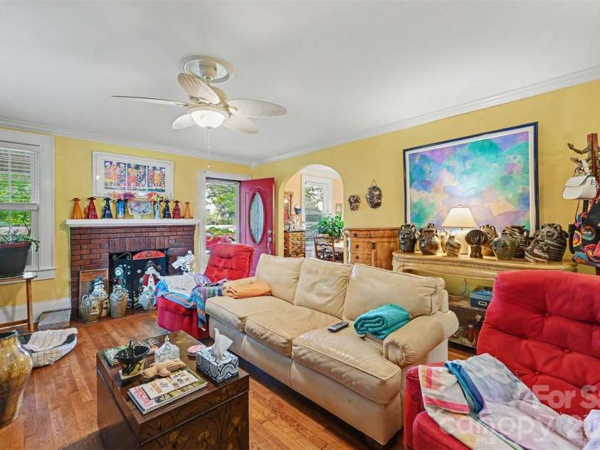 806 Main Avenue, Newton, NC 28658.  MLS# CAR4399488, YatesRealty ID 35989. 