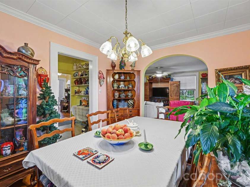 806 Main Avenue, Newton, NC 28658.  MLS# CAR4399488, YatesRealty ID 35989. 
