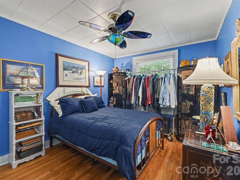 806 Main Avenue, Newton, NC 28658.  MLS# CAR4399488, YatesRealty ID 35989. 