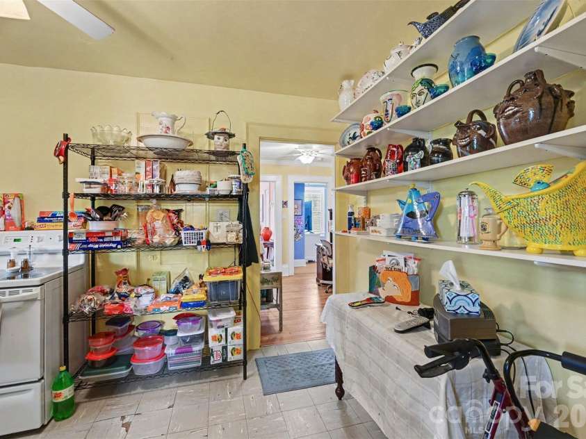 806 Main Avenue, Newton, NC 28658.  MLS# CAR4399488, YatesRealty ID 35989. 