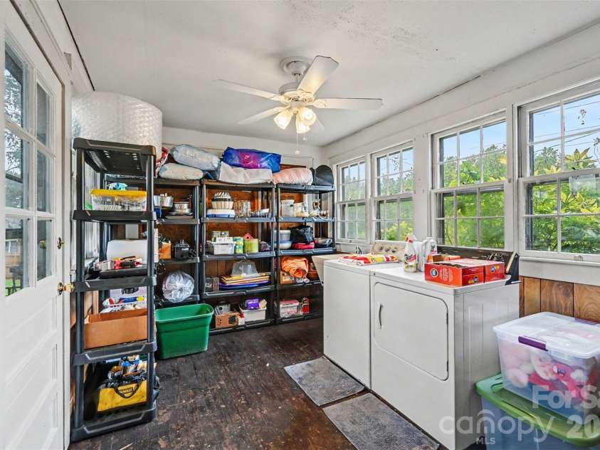 806 Main Avenue, Newton, NC 28658.  MLS# CAR4399488, YatesRealty ID 35989. 