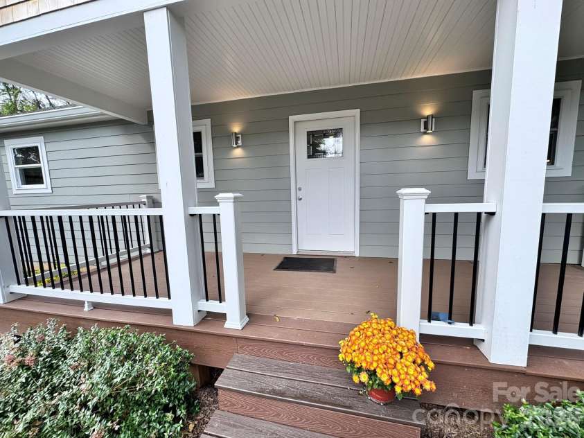 269 Virginia Avenue, Asheville, NC 28806.  MLS# CAR4311004, YatesRealty ID 3599. 