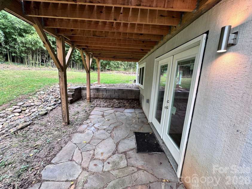 269 Virginia Avenue, Asheville, NC 28806.  MLS# CAR4311004, YatesRealty ID 3599. 