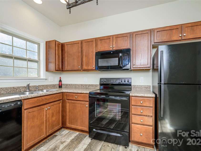 35 Greenly Lane, Fletcher, NC 28732.  MLS# CAR4333662, YatesRealty ID 3599. 