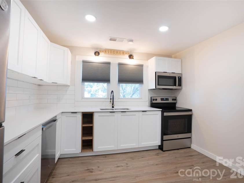 512 Florence Avenue, Kannapolis, NC 28083.  MLS# CAR4399803, YatesRealty ID 35990. 