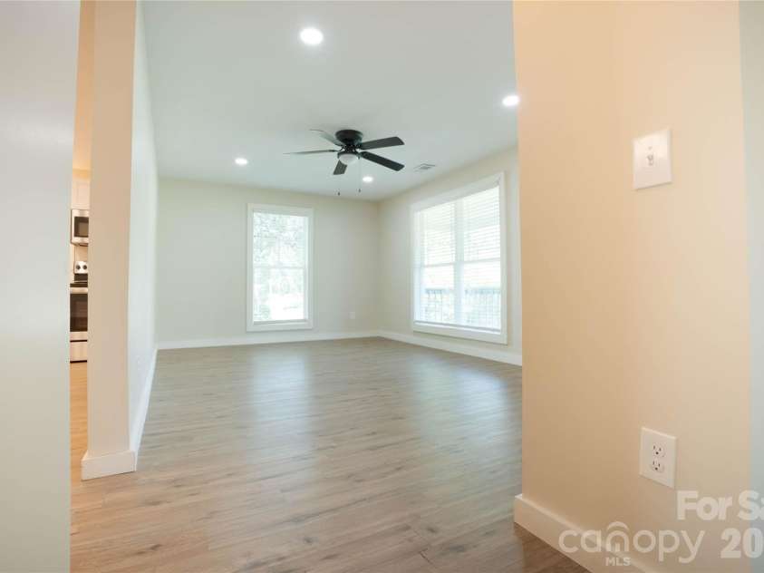 512 Florence Avenue, Kannapolis, NC 28083.  MLS# CAR4399803, YatesRealty ID 35990. 