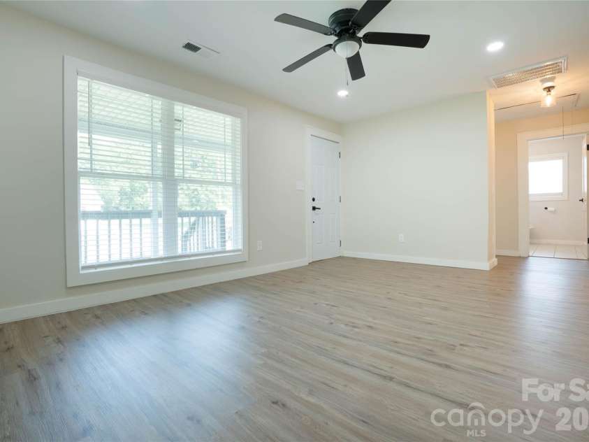 512 Florence Avenue, Kannapolis, NC 28083.  MLS# CAR4399803, YatesRealty ID 35990. 
