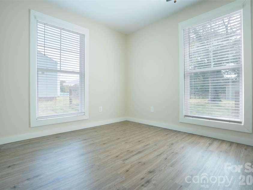 512 Florence Avenue, Kannapolis, NC 28083.  MLS# CAR4399803, YatesRealty ID 35990. 