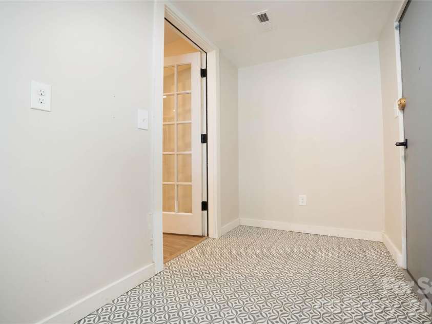 512 Florence Avenue, Kannapolis, NC 28083.  MLS# CAR4399803, YatesRealty ID 35990. 