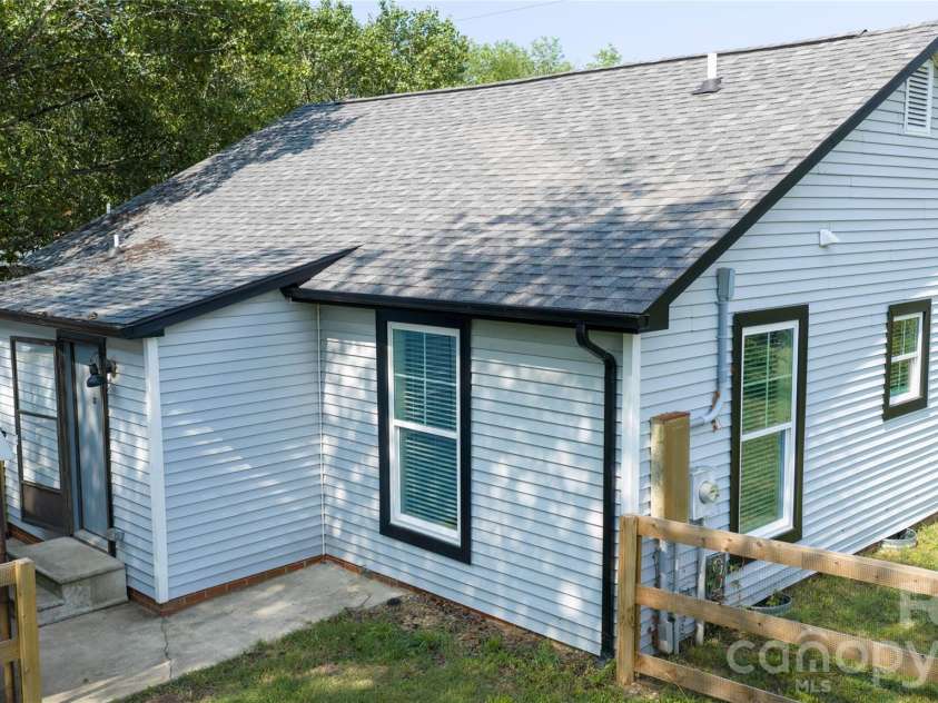 512 Florence Avenue, Kannapolis, NC 28083.  MLS# CAR4399803, YatesRealty ID 35990. 