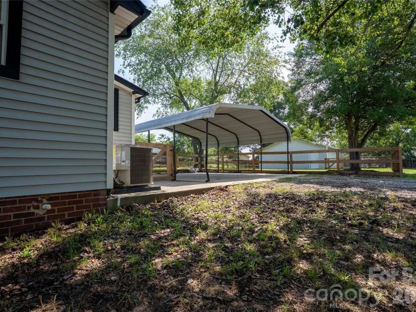512 Florence Avenue, Kannapolis, NC 28083.  MLS# CAR4399803, YatesRealty ID 35990. 