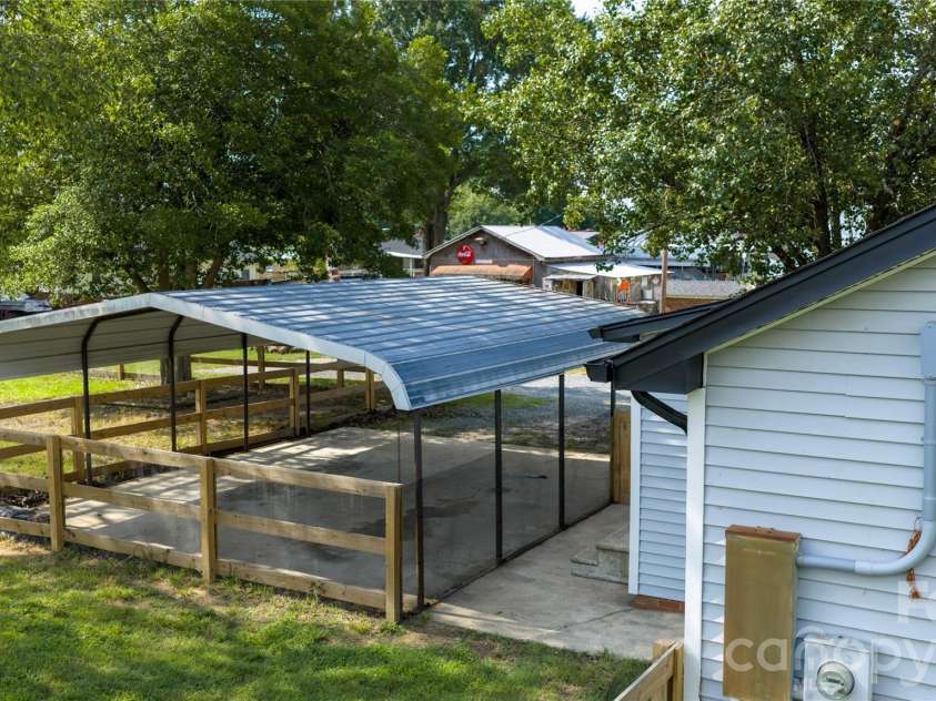512 Florence Avenue, Kannapolis, NC 28083.  MLS# CAR4399803, YatesRealty ID 35990. 
