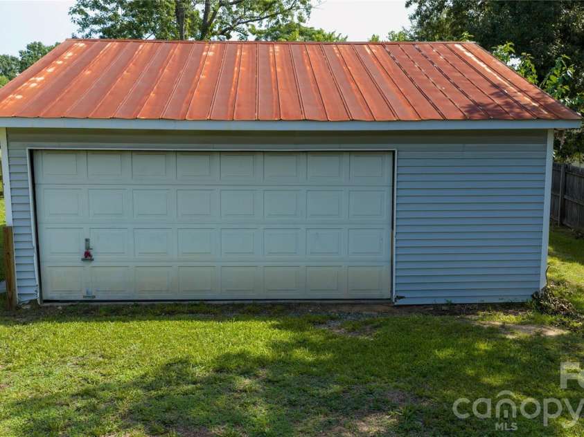 512 Florence Avenue, Kannapolis, NC 28083.  MLS# CAR4399803, YatesRealty ID 35990. 