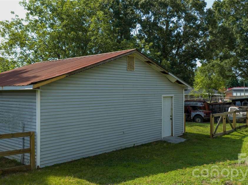 512 Florence Avenue, Kannapolis, NC 28083.  MLS# CAR4399803, YatesRealty ID 35990. 