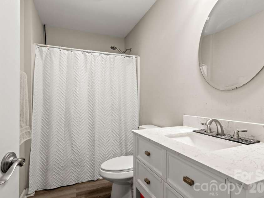 641 Johns Lane, Gastonia, NC 28052.  MLS# CAR4400984, YatesRealty ID 35991. 2nd bathroom