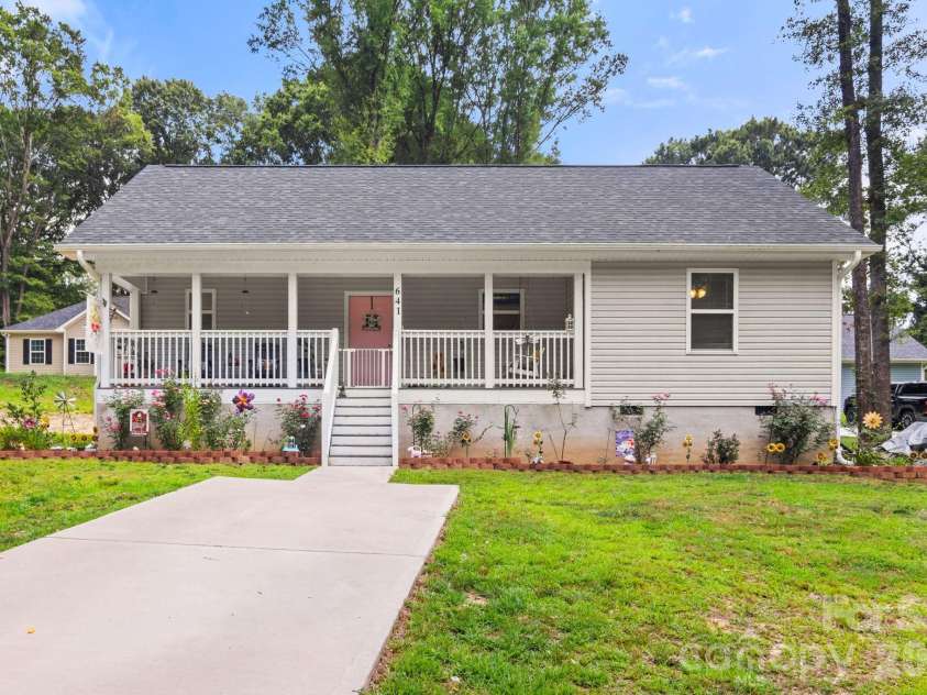 641 Johns Lane, Gastonia, NC 28052.  MLS# CAR4400984, YatesRealty ID 35991. 