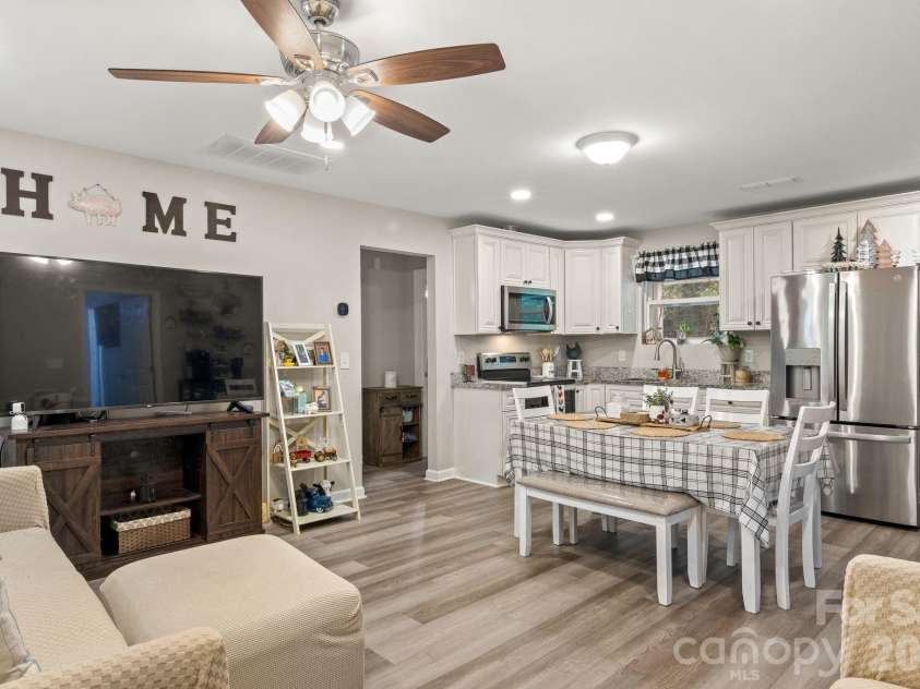 641 Johns Lane, Gastonia, NC 28052.  MLS# CAR4400984, YatesRealty ID 35991. 