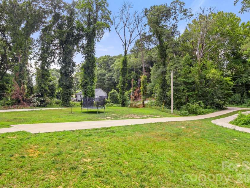 641 Johns Lane, Gastonia, NC 28052.  MLS# CAR4400984, YatesRealty ID 35991. 