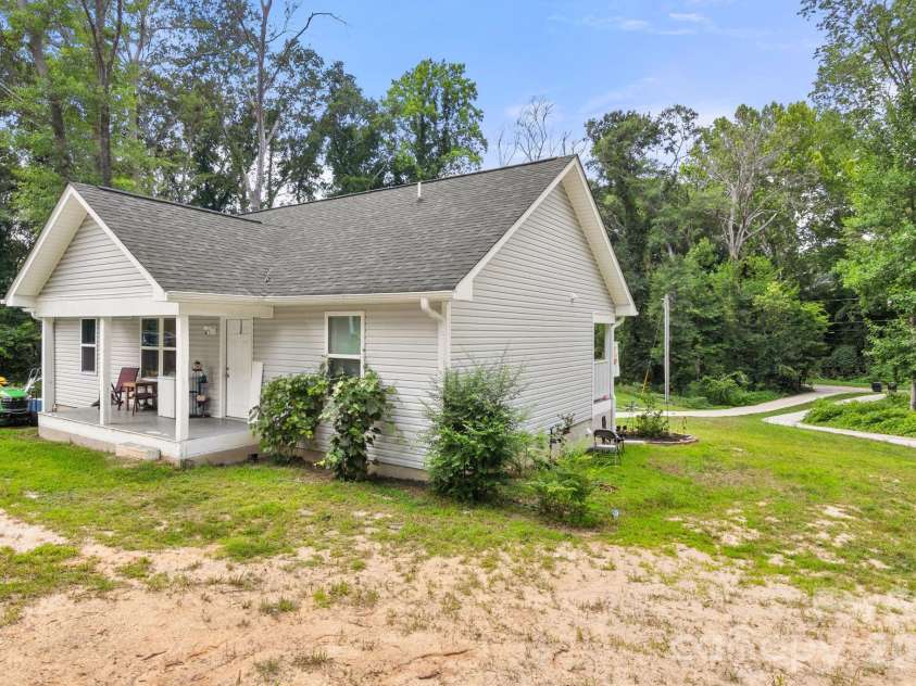 641 Johns Lane, Gastonia, NC 28052.  MLS# CAR4400984, YatesRealty ID 35991. 
