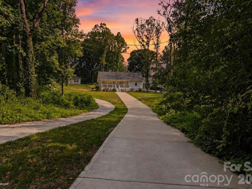 641 Johns Lane, Gastonia, NC 28052.  MLS# CAR4400984, YatesRealty ID 35991. 