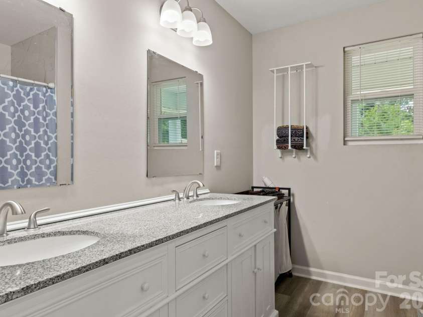 641 Johns Lane, Gastonia, NC 28052.  MLS# CAR4400984, YatesRealty ID 35991. Primary ensuite