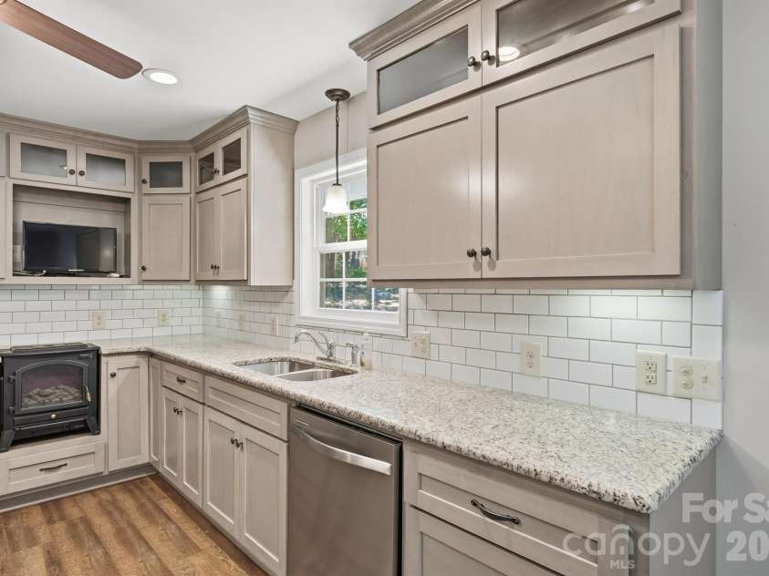 229 Rocky Lane, Lincolnton, NC 28092.  MLS# CAR4401034, YatesRealty ID 35992. 