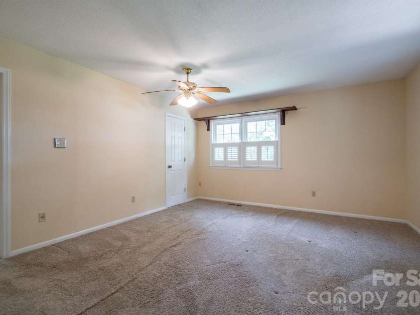 229 Rocky Lane, Lincolnton, NC 28092.  MLS# CAR4401034, YatesRealty ID 35992. 
