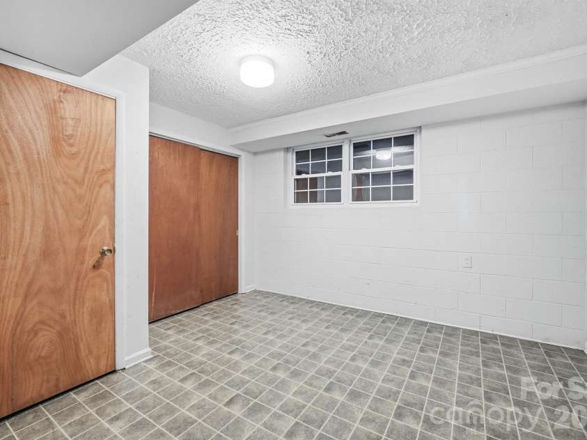 229 Rocky Lane, Lincolnton, NC 28092.  MLS# CAR4401034, YatesRealty ID 35992. 