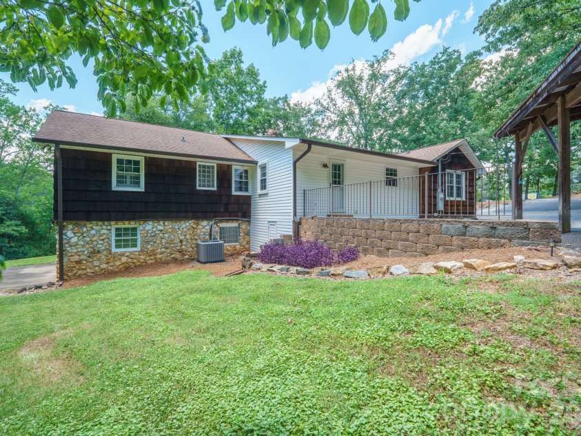 229 Rocky Lane, Lincolnton, NC 28092.  MLS# CAR4401034, YatesRealty ID 35992. 