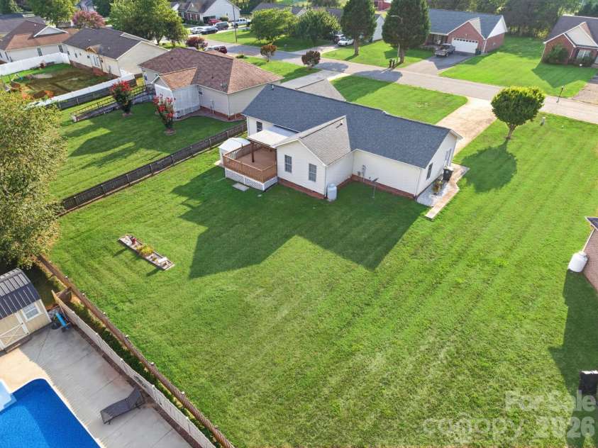 1425 Farmington Hills Drive, Conover, NC 28613.  MLS# CAR4401309, YatesRealty ID 35994. Spacious Back Yard