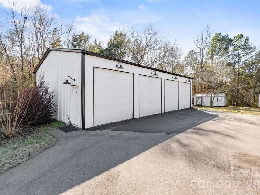 5214 Echo Valley, Great Falls, SC 29055.  MLS# CAR4393184, YatesRealty ID 35996. 4 Bay Garage/Workshop