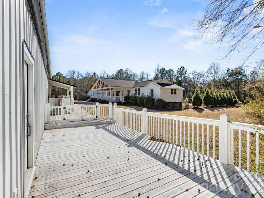 5214 Echo Valley, Great Falls, SC 29055.  MLS# CAR4393184, YatesRealty ID 35996. 