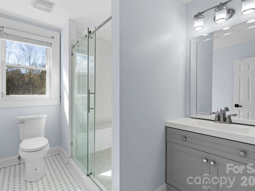 5214 Echo Valley, Great Falls, SC 29055.  MLS# CAR4393184, YatesRealty ID 35996. Bathroom 2
